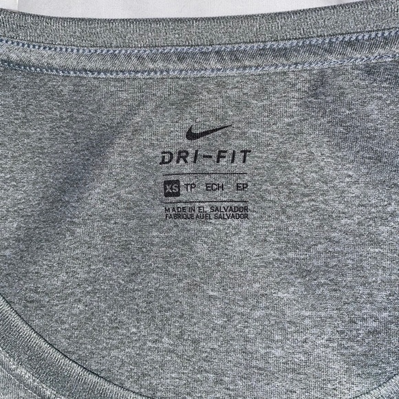 Nike Top - Picture 2 of 2